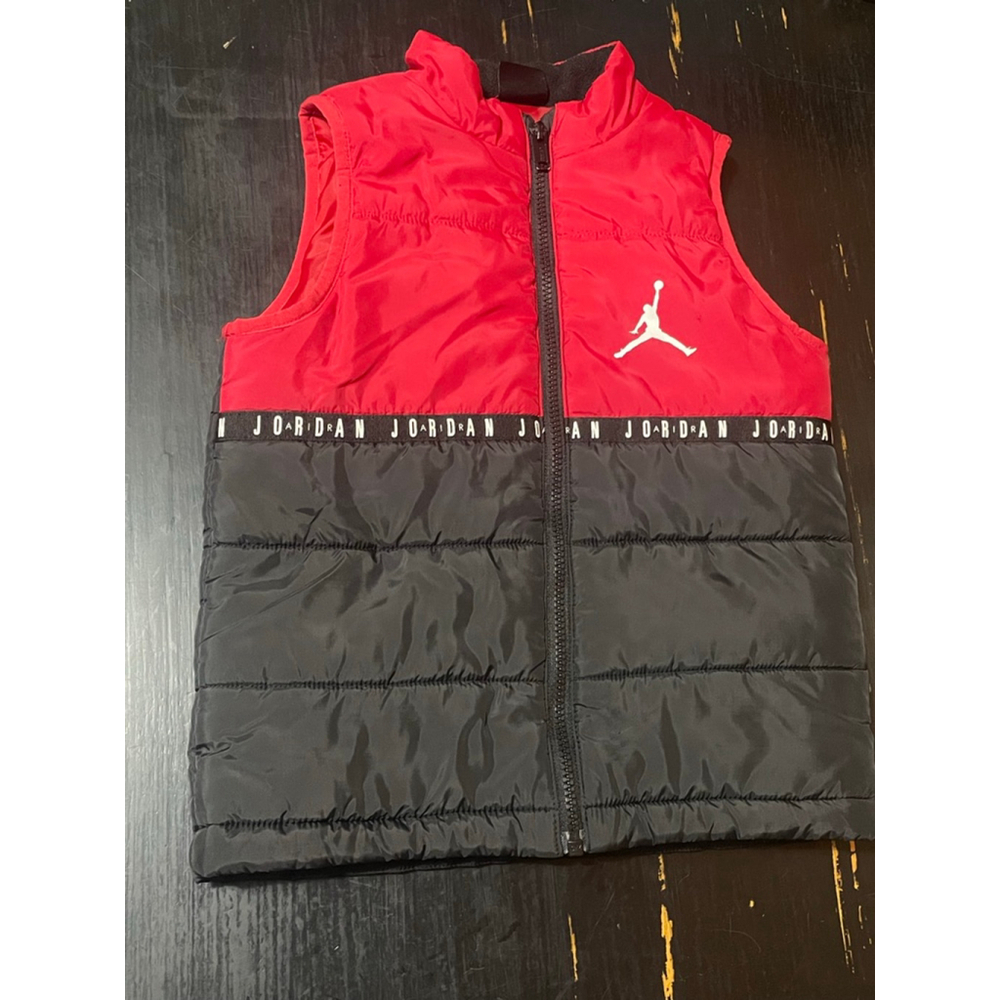 Boys Jordan Puffer Vest size 6-7 Red Black - Picture 2 of 6